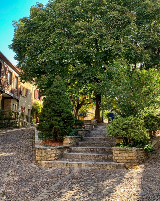 Bergerac-jardin-maison-traditionnelle