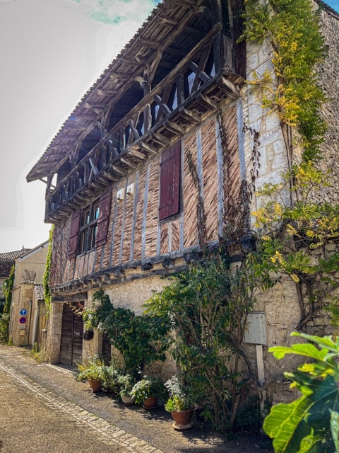 Issigeac-maison-colombages