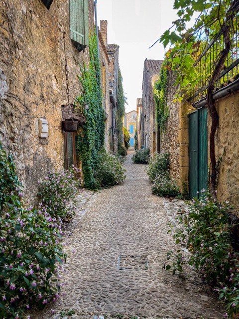 Rue-Montpazier-charme-dordogne