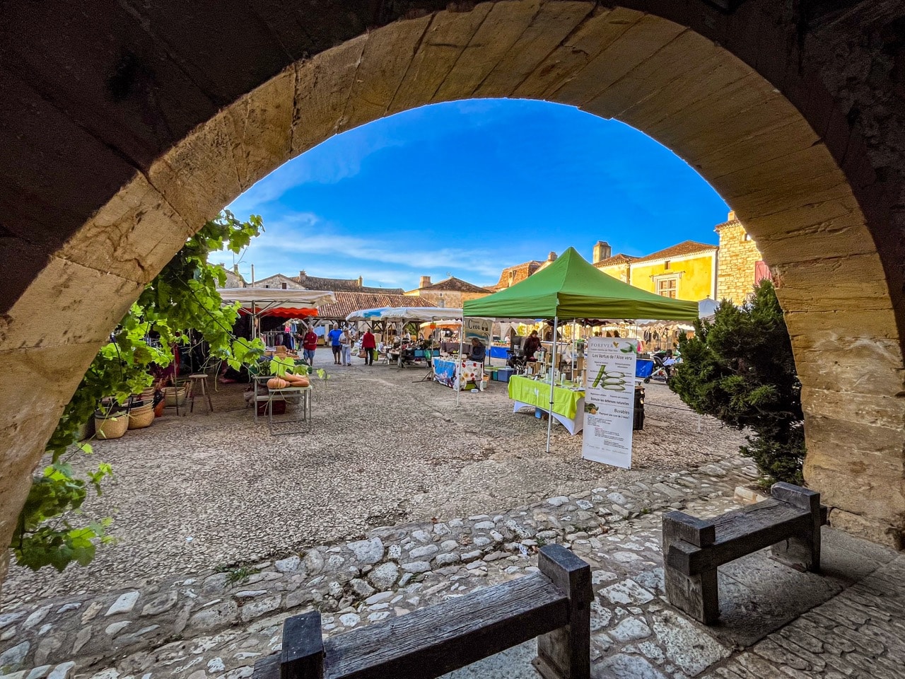 marche-local-sous-halles-montpazier