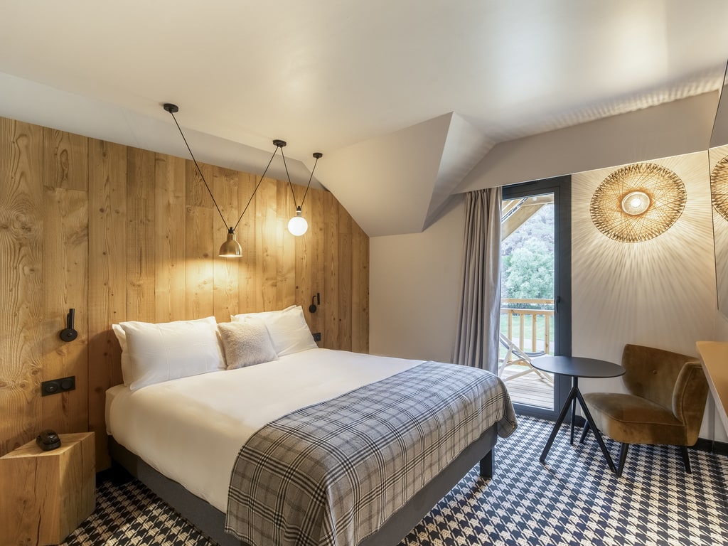 Mercure Loudenvielle Pyrenees Peyragudes chambre-hotel-style-chalet